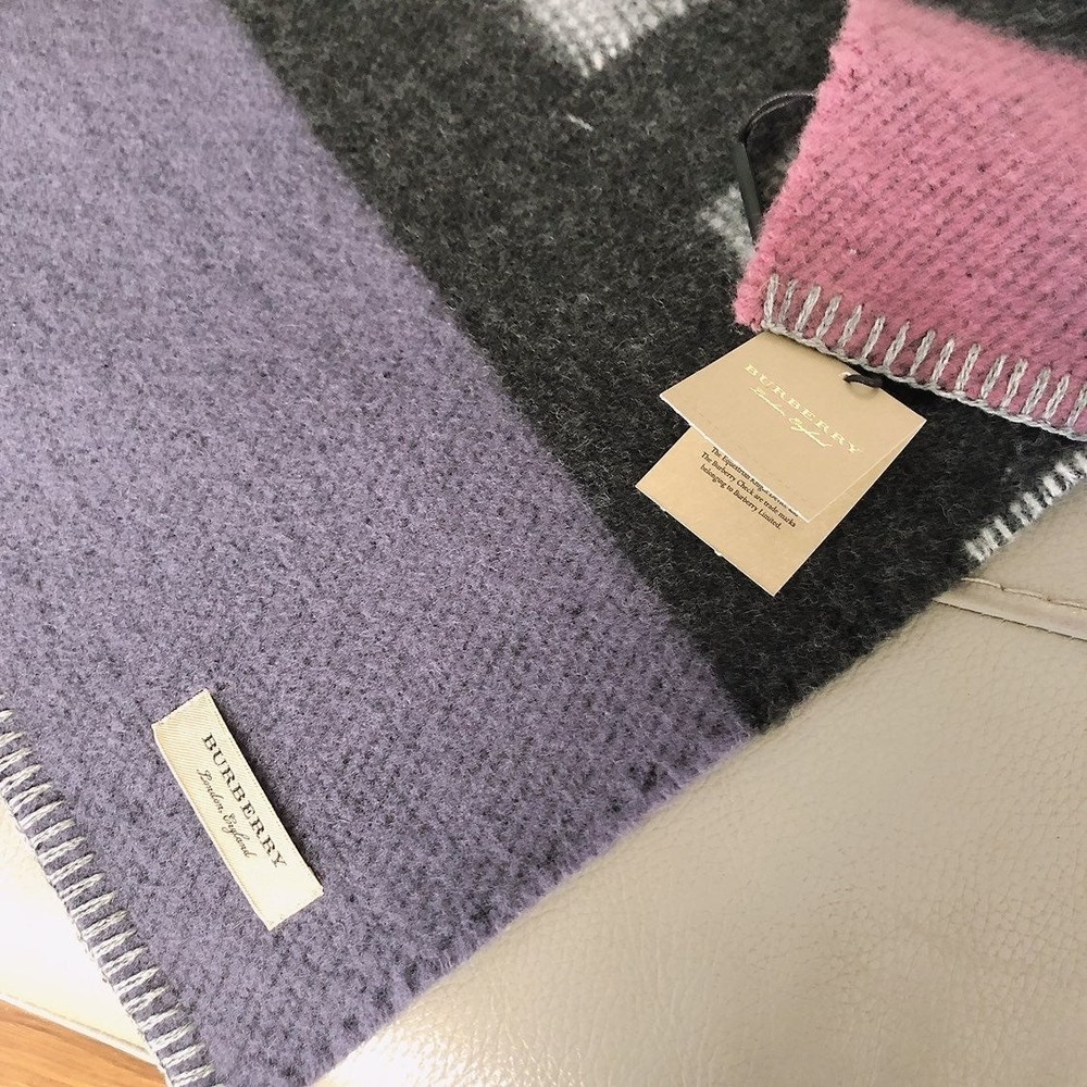COPY - Burberry revisable wool scarf super warm NWT 200*30cm - Picture 5 of 8